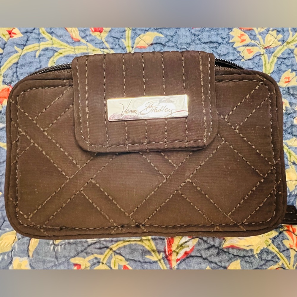 NEW Vera Bradley Brown Wristlet Wallet Brown Aprox 5.5x3.5x2.25”